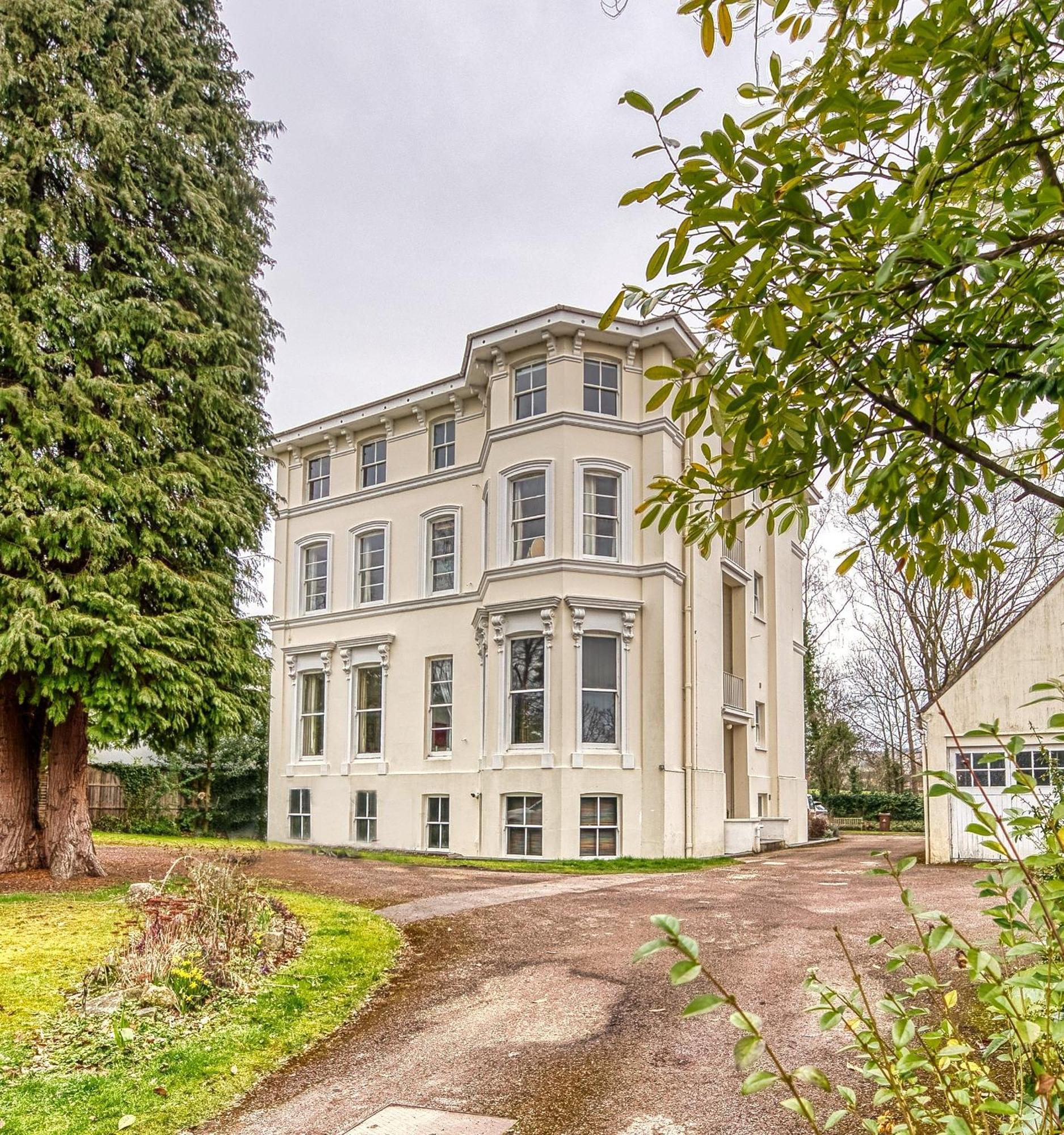 2 Bedroom Stylish Spacious Apt, Sleeps 6, Central Cheltenham, With Free Parking - By Blue Puffin Stays Dış mekan fotoğraf