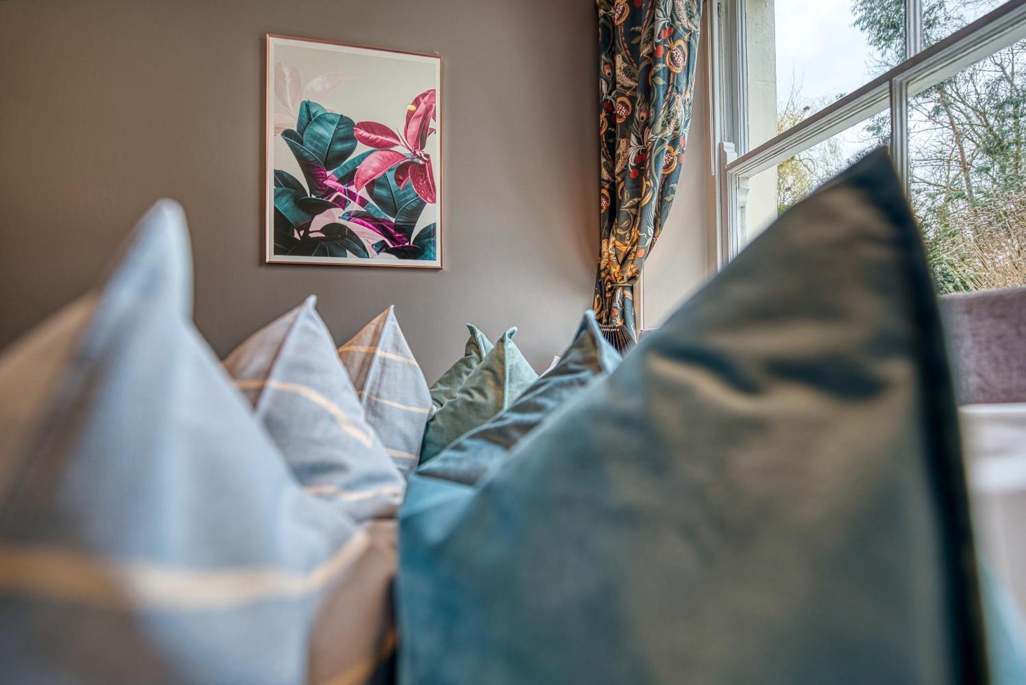 2 Bedroom Stylish Spacious Apt, Sleeps 6, Central Cheltenham, With Free Parking - By Blue Puffin Stays Dış mekan fotoğraf