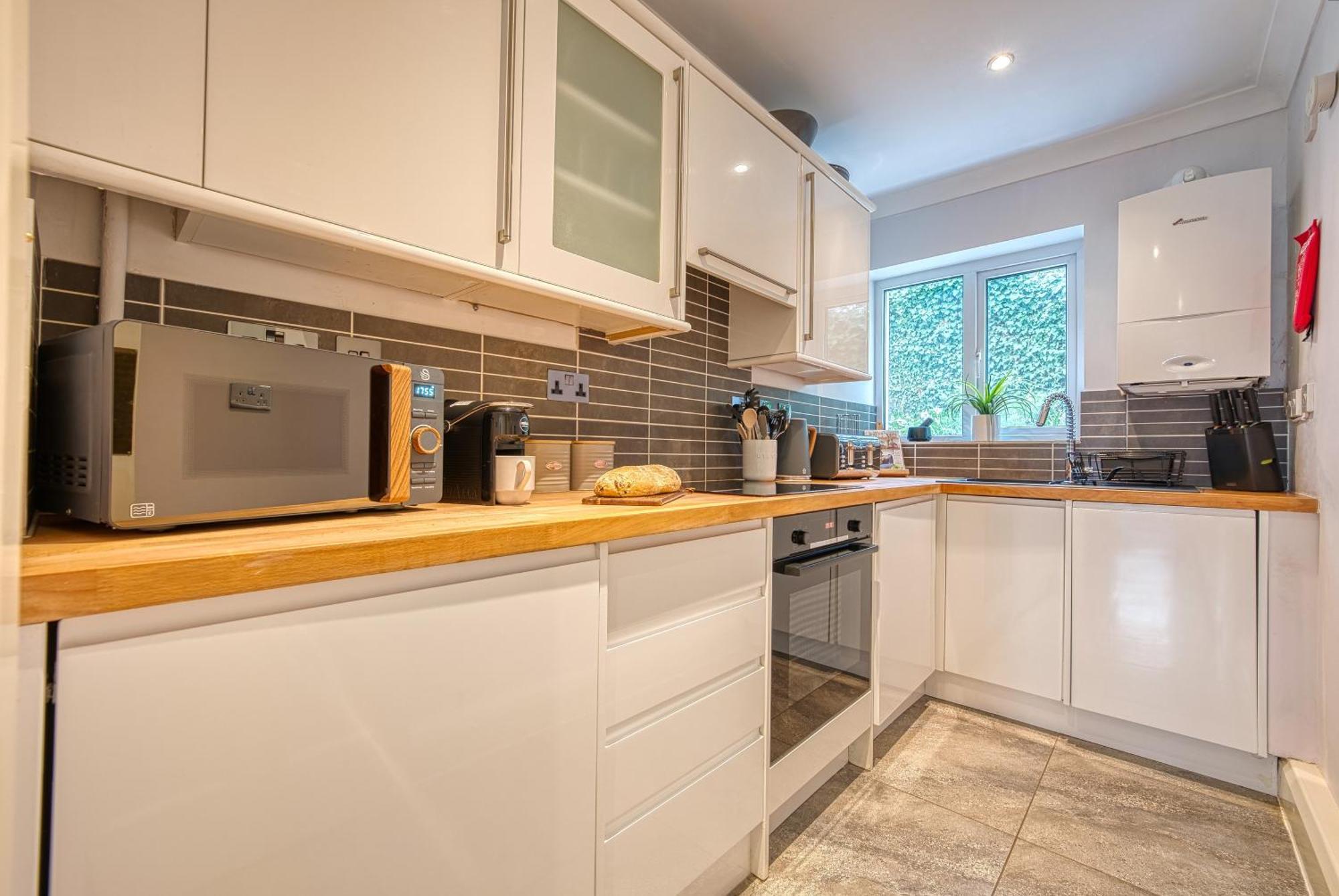 2 Bedroom Stylish Spacious Apt, Sleeps 6, Central Cheltenham, With Free Parking - By Blue Puffin Stays Dış mekan fotoğraf