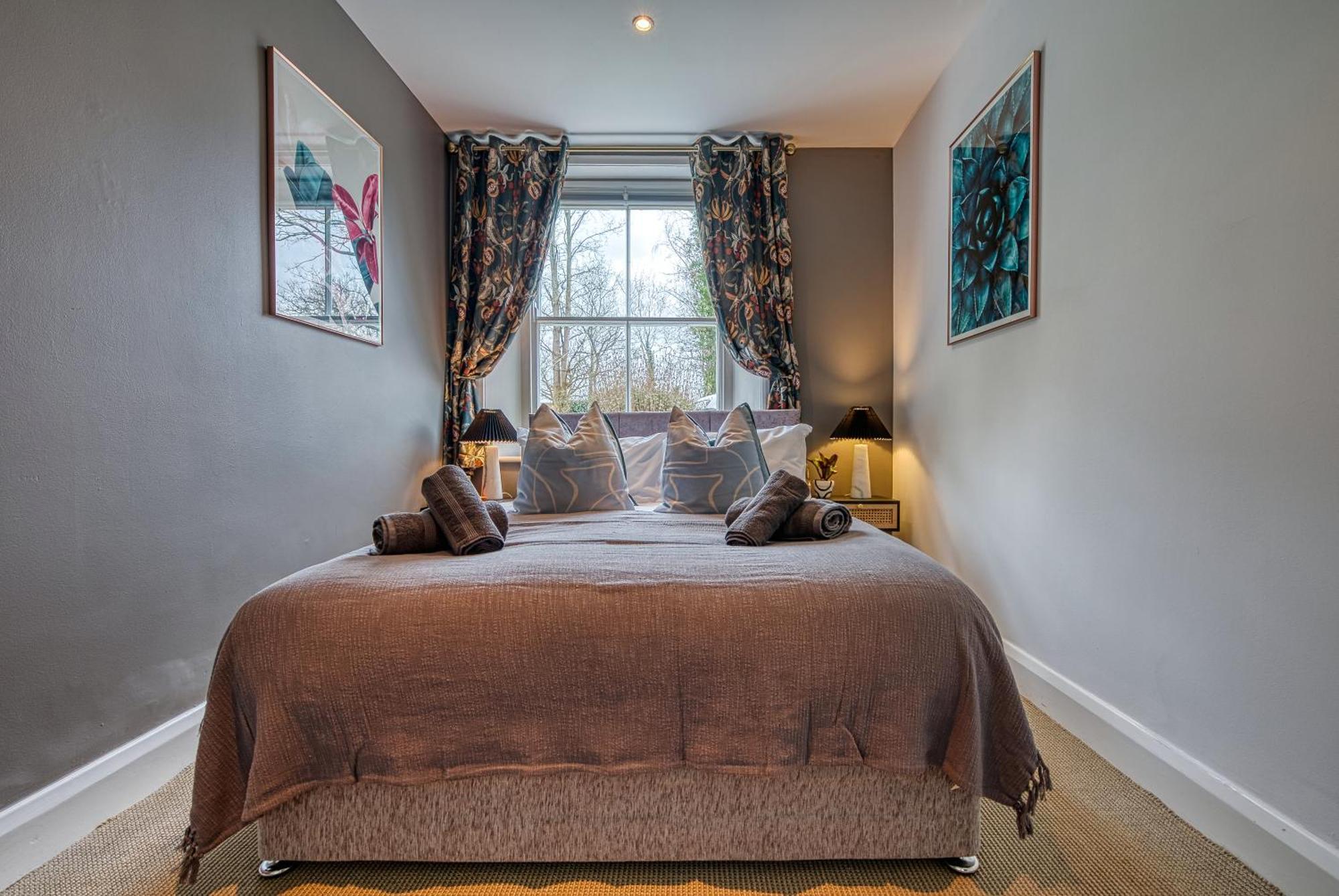 2 Bedroom Stylish Spacious Apt, Sleeps 6, Central Cheltenham, With Free Parking - By Blue Puffin Stays Dış mekan fotoğraf